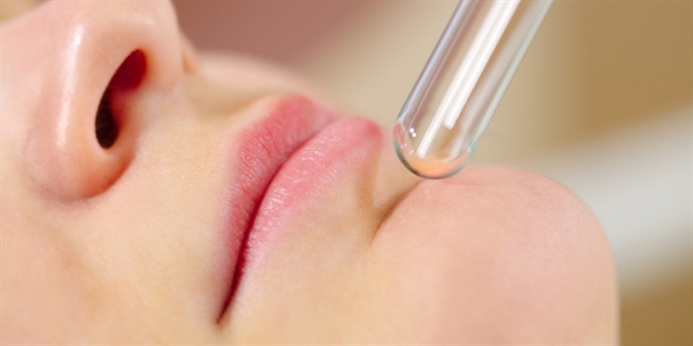 Chiếu tia laser để xóa mờ hạt fordyce